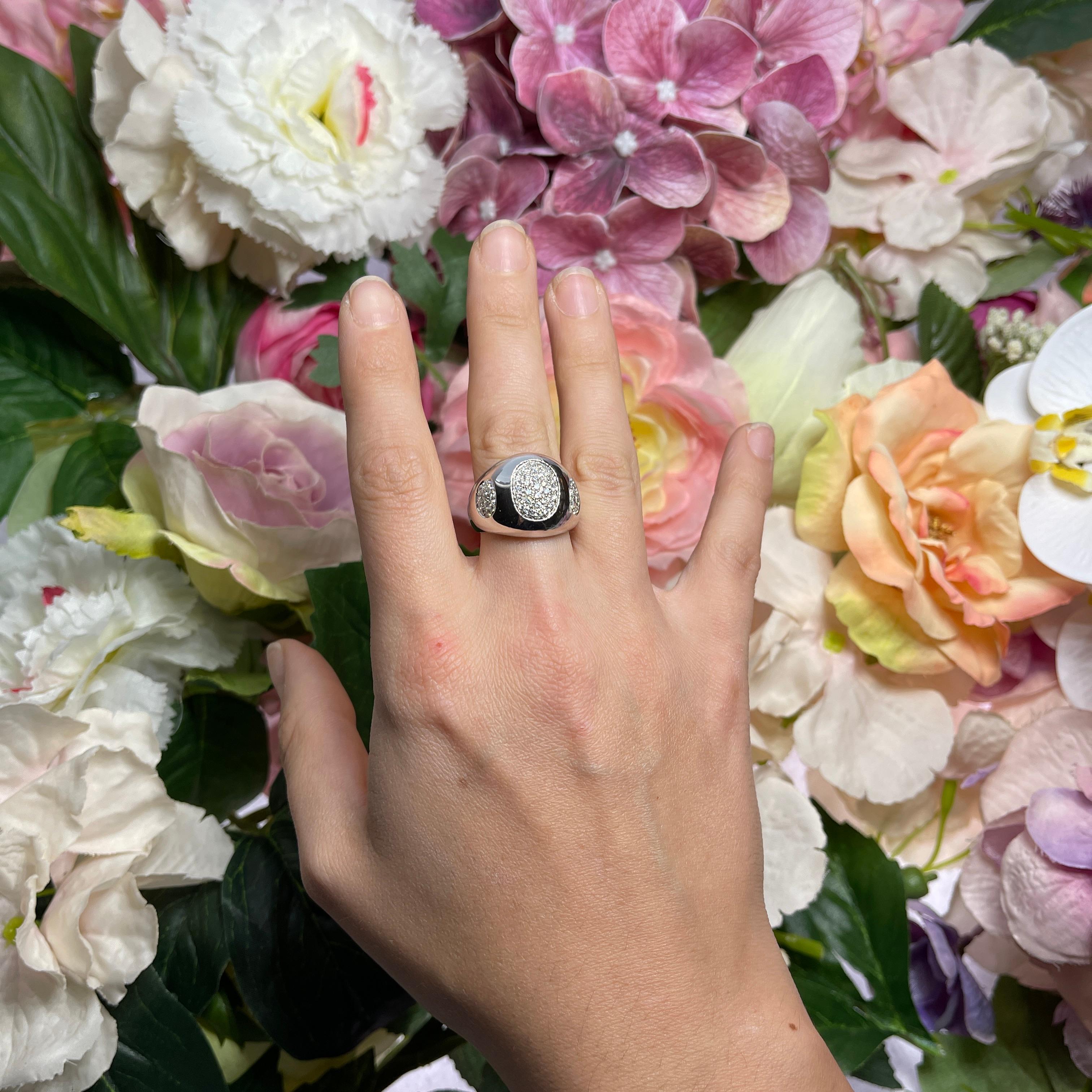 White Gold Band Ring with White Diamond 0.70 carats Pavé Ovals For Sale 1