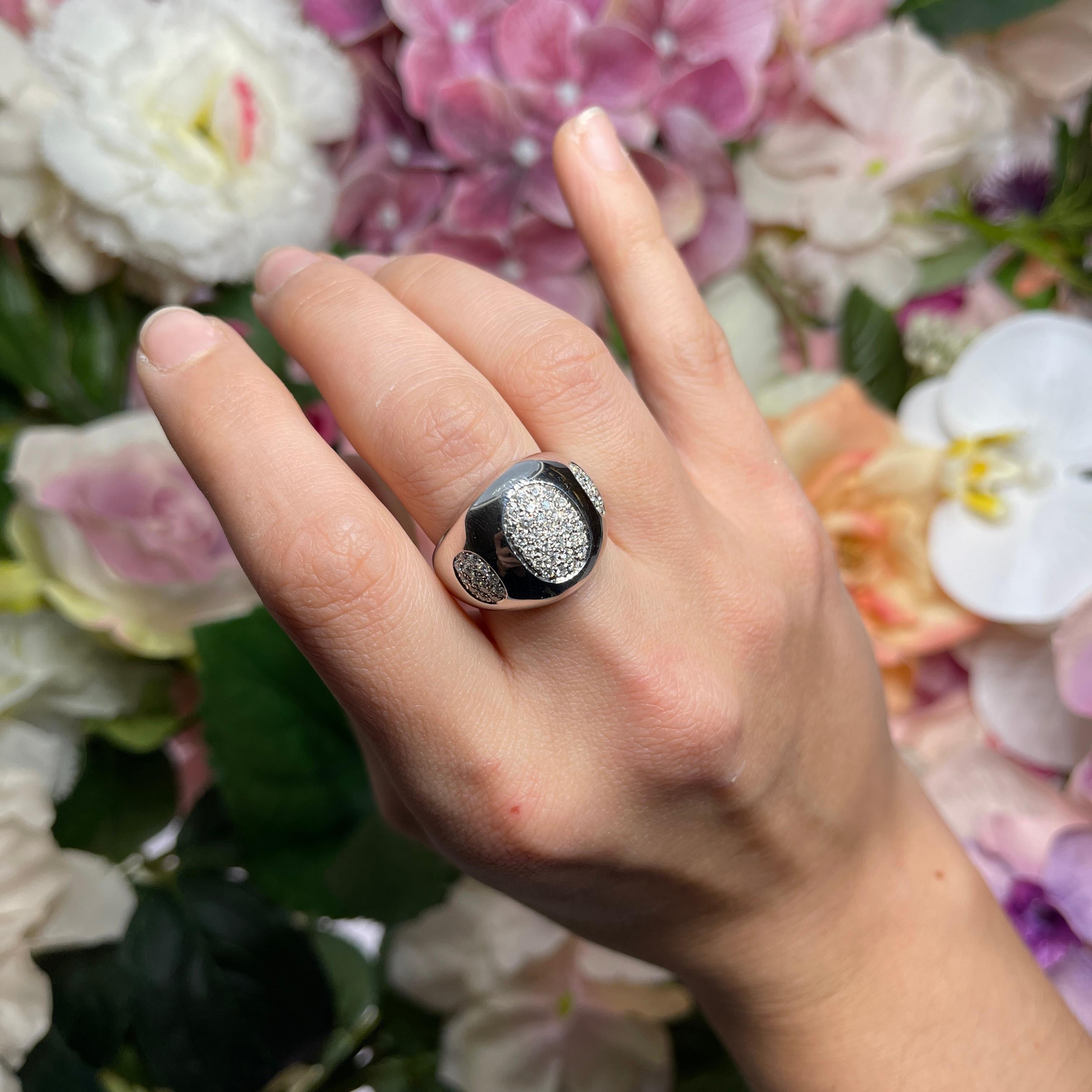 White Gold Band Ring with White Diamond 0.70 carats Pavé Ovals For Sale 3