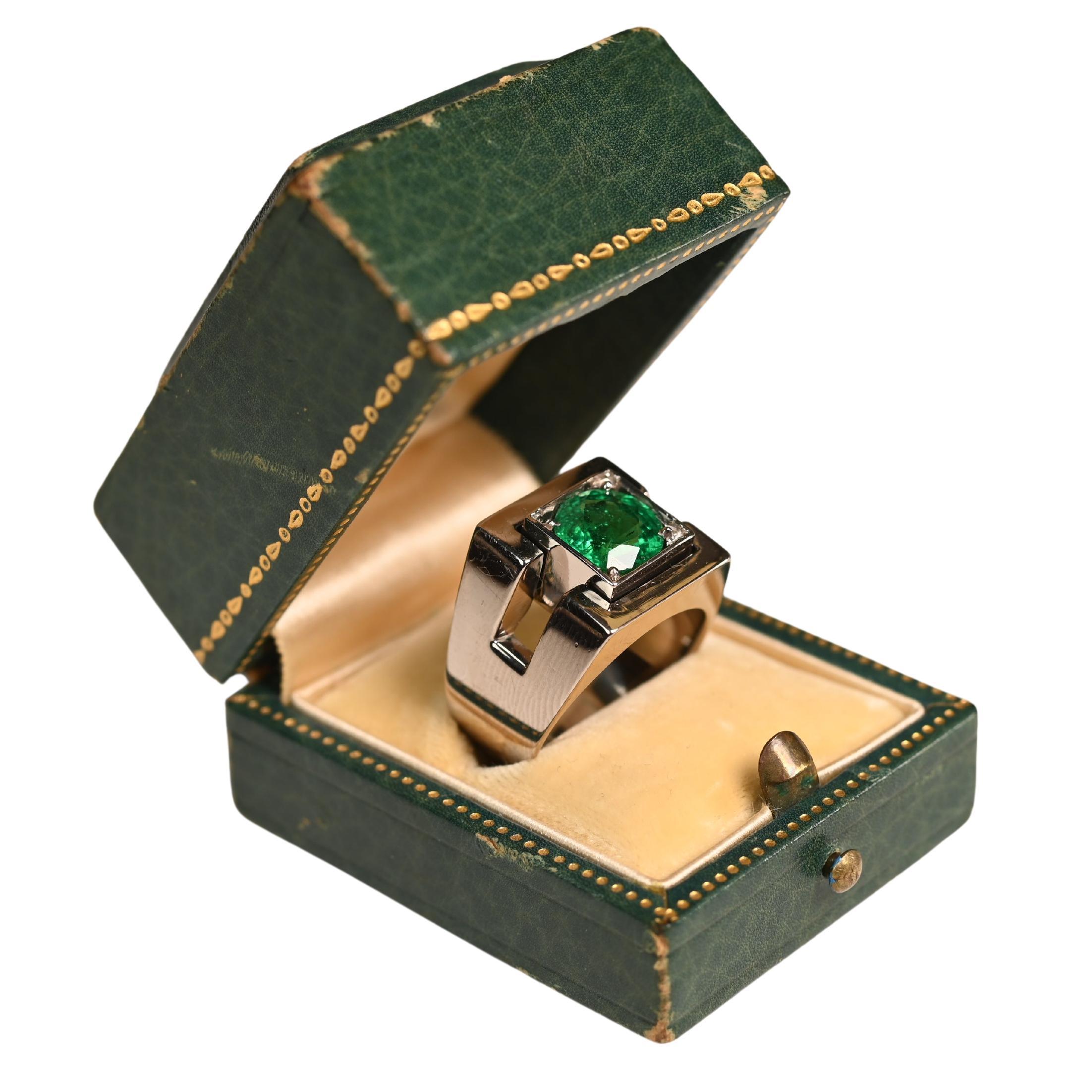 White Gold Bezel Engagement Ring, Vintage (Approx 2.00-Carats) Round Cut Emerald