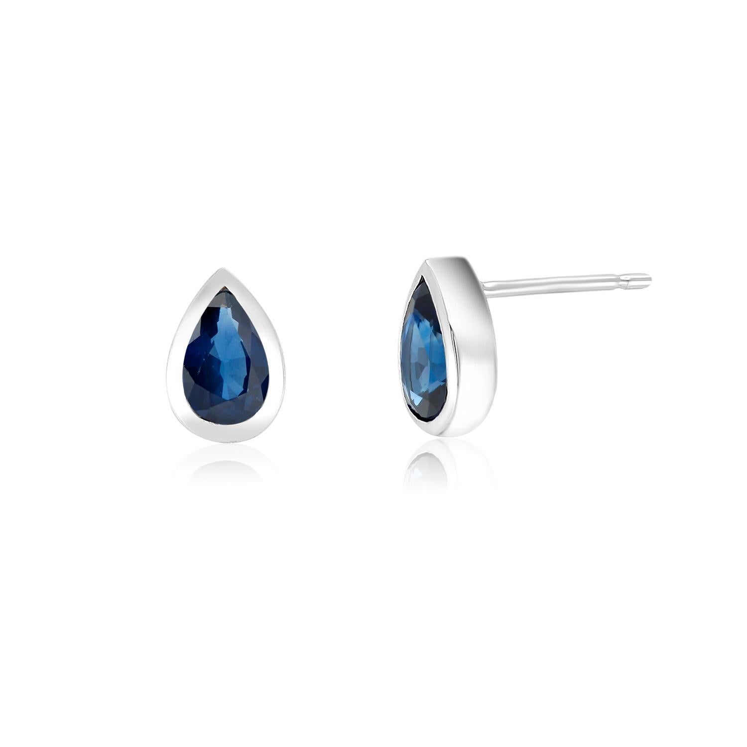 White Gold Bezel Set Pair Blue Pear Shaped Sapphire Stud Earrings In New Condition In New York, NY