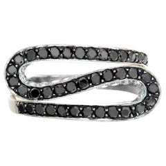 White gold black and white diamonds wavy design ring