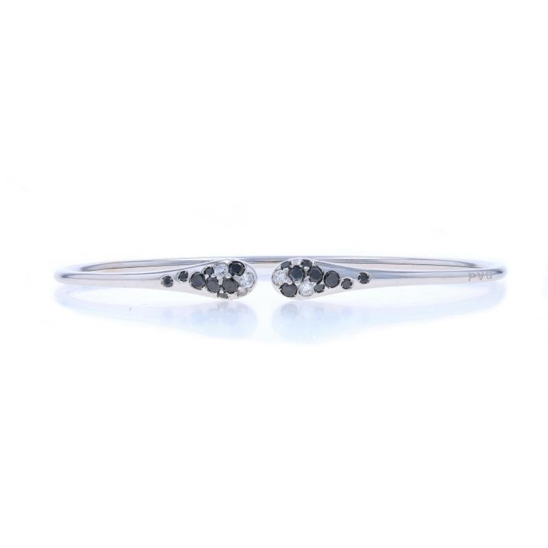 Contenuto del metallo: Oro bianco 18k

Informazioni su A. Stone

Diamanti naturali
Trattamento: Colore potenziato (nero)
Carati: .68ctw
Taglio: Rotondo brillante
Colore: F - G / Nero
Chiarezza: VS1 - VS2

Carati totali: .68ctw

Stile: Bracciale