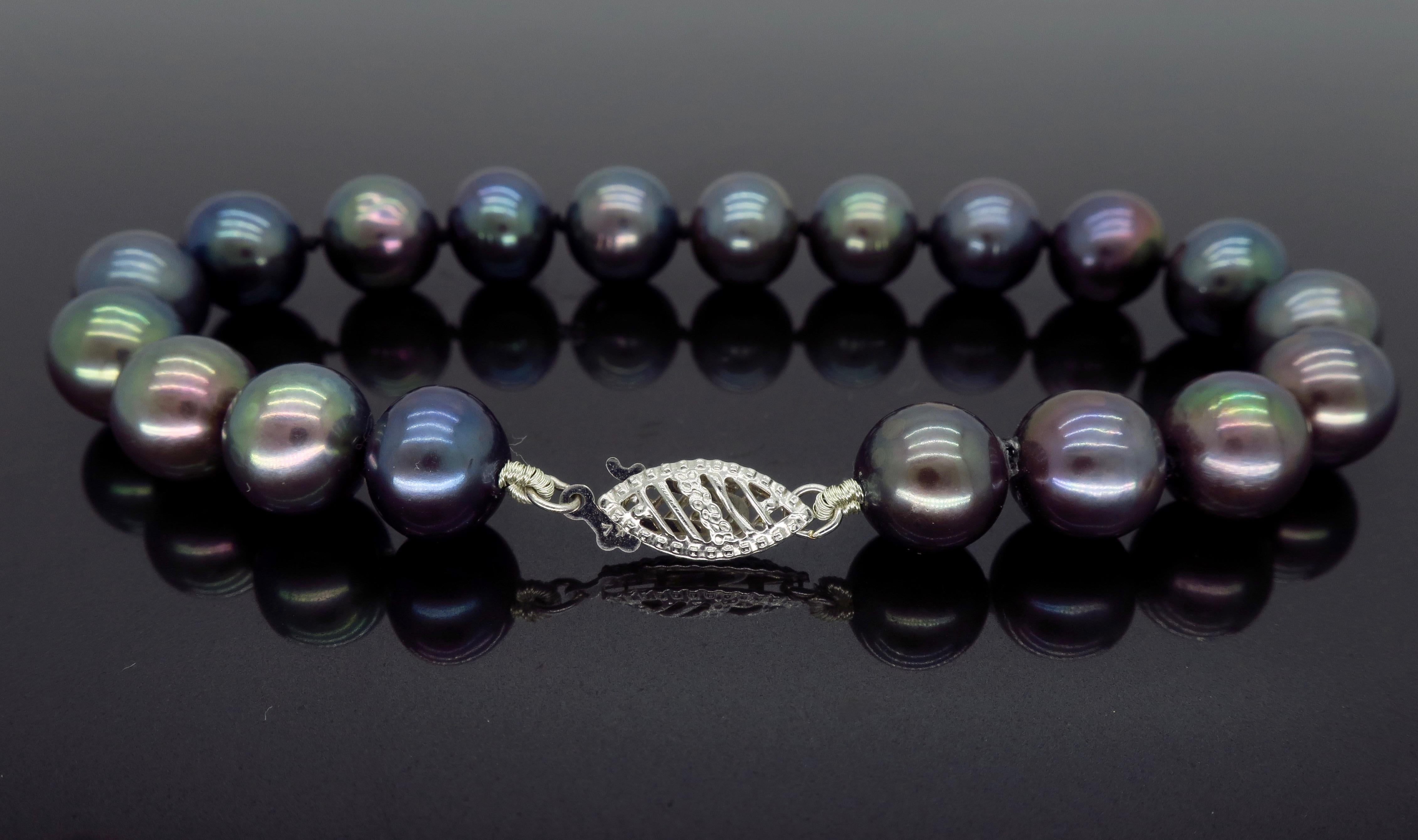 White Gold Black Pearl Bracelet In New Condition In Webster, NY