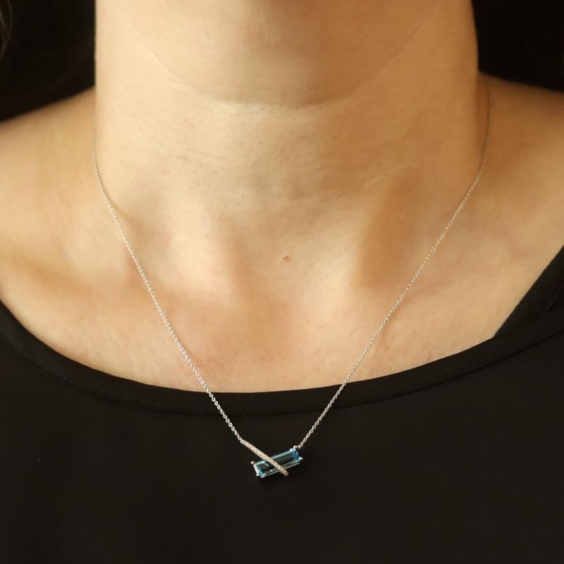 Contenuto del metallo: Oro bianco 14k

Informazioni su A. Stone

Topazio blu naturale
Trattamento: Miglioramenti di routine
Carati: 1,70ct
Taglio: Smeraldo

Diamanti naturali
Carati: .07ctw
Taglio: Rotondo brillante
Colore: G - H
Chiarezza: VS2 -