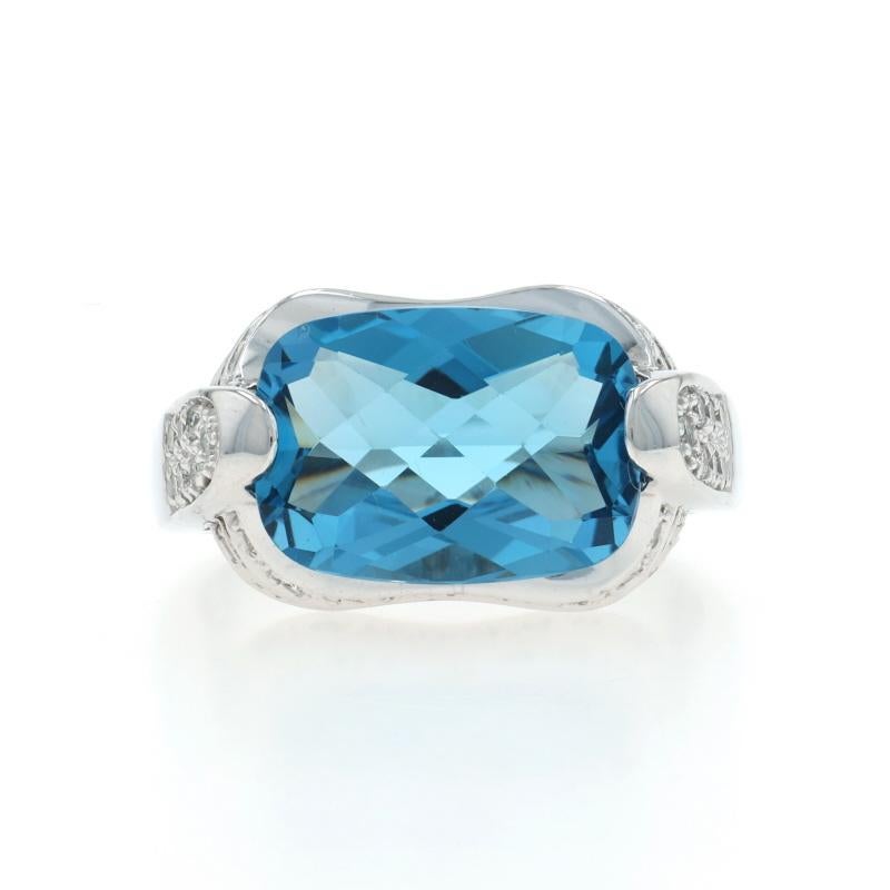 Contenuto del metallo: Oro bianco 14k

Informazioni su A. Stone

Topazio blu naturale
Trattamento: Miglioramenti di routine
Carati: 9,50ct
Taglio: Cuscino rettangolare a scacchiera
Colore: Blu Londra

Diamanti naturali
Carati: .54ctw
Taglio: Rotondo