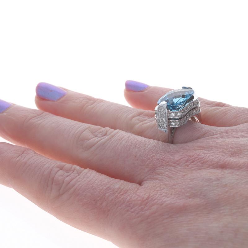 Donna Anello in oro bianco con diamante Topazio Blu 14k Cuscino rettangolare a scacchiera 10.04ctw in vendita