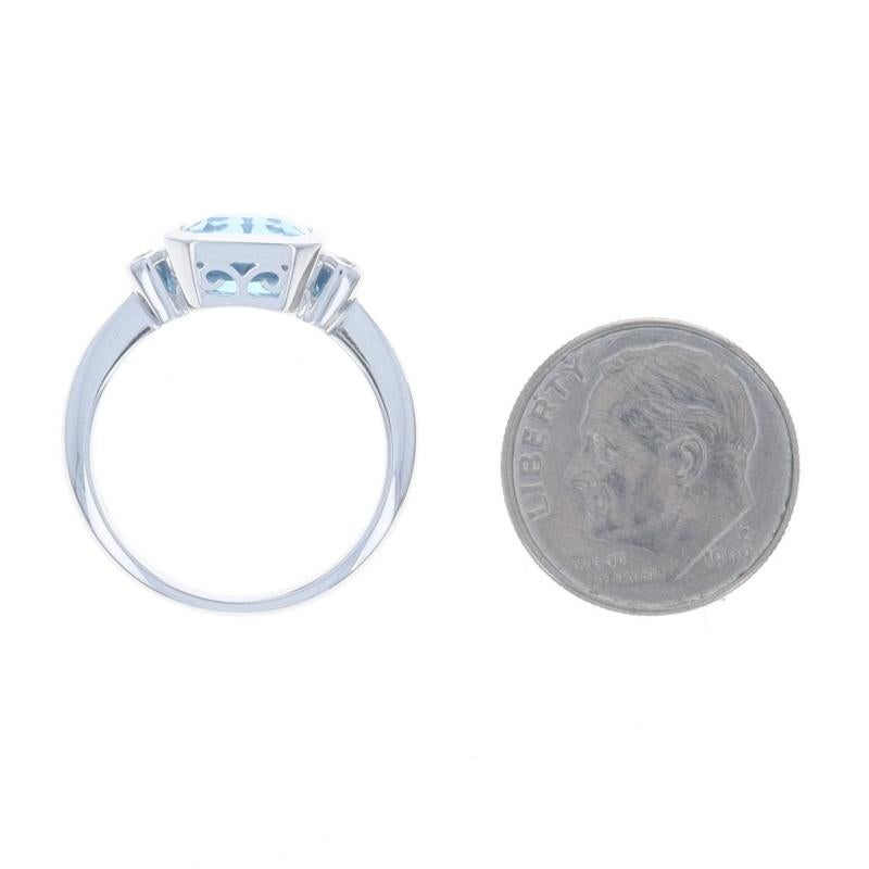 Anello a tre pietre con diamante e topazio blu in oro bianco - 14k Square 3.30ctw in vendita 1