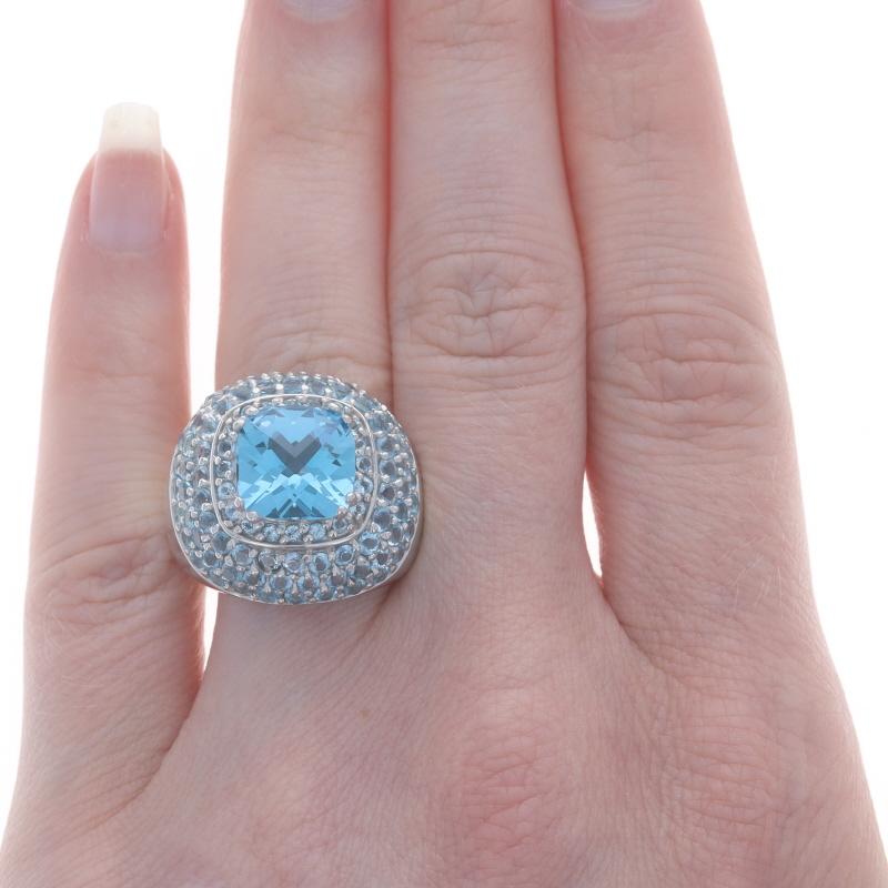 Taglio cuscino Anello aureola in oro bianco con topazio blu - 14k Quadrato a scacchiera 6,36ctw in vendita