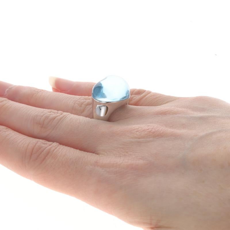 Anello con cuore d'amore in oro bianco e topazio blu - 10k Cuore cabochon su tondi misura 8 in vendita 1