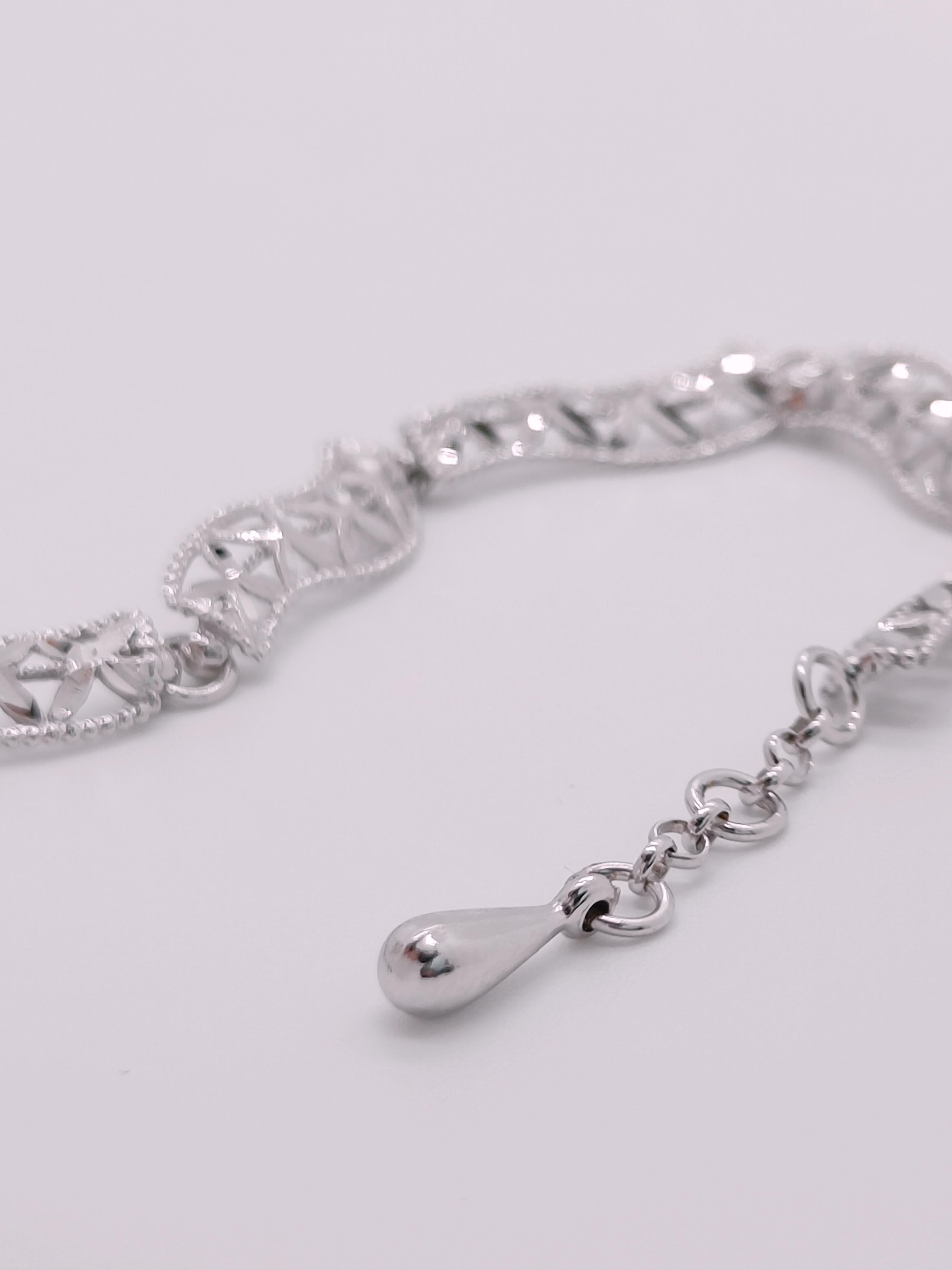White gold bracelet 18k with workmanship that makes it bright In New Condition For Sale In Fara Filiorum Petri, IT