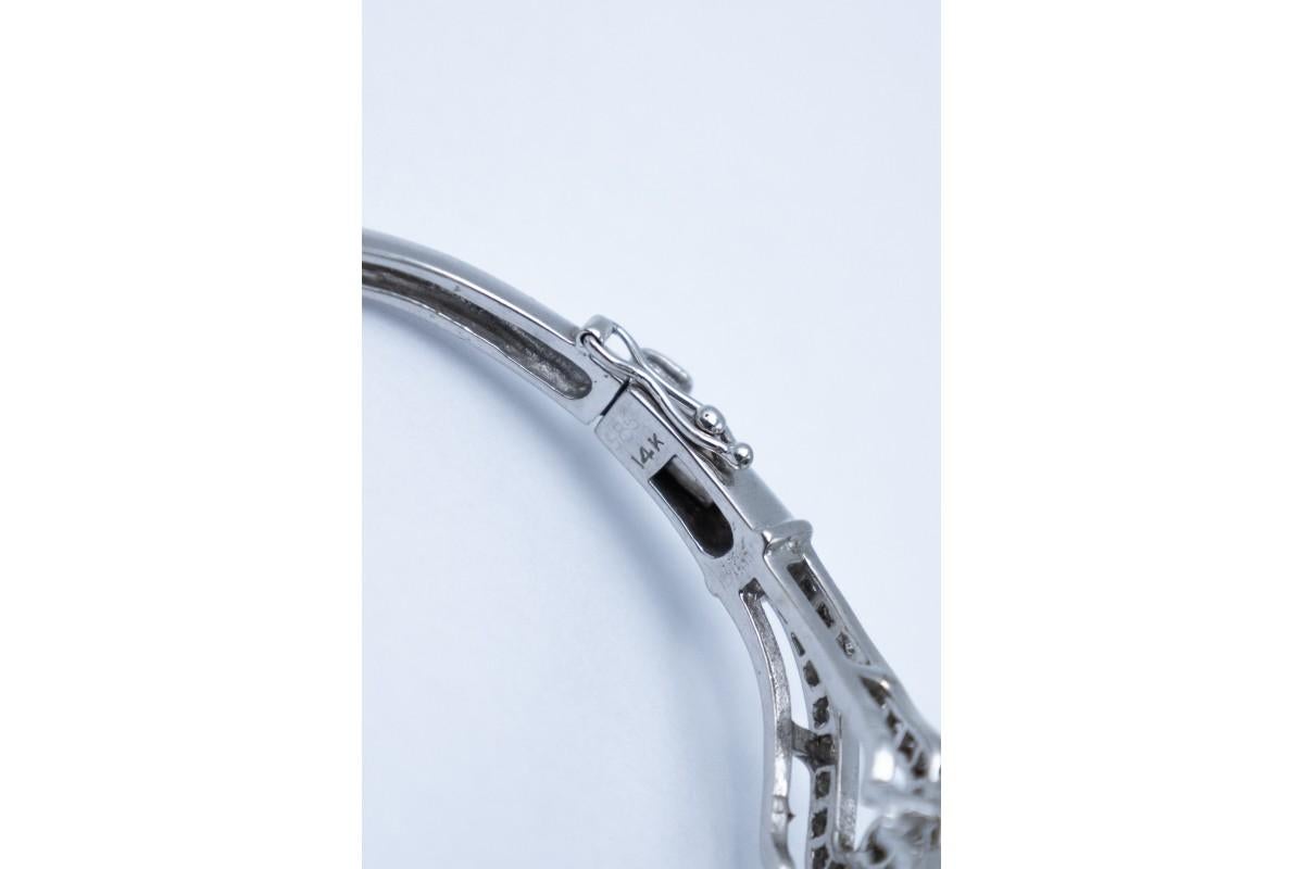 White gold bracelet with diamonds and pearls en vente 2
