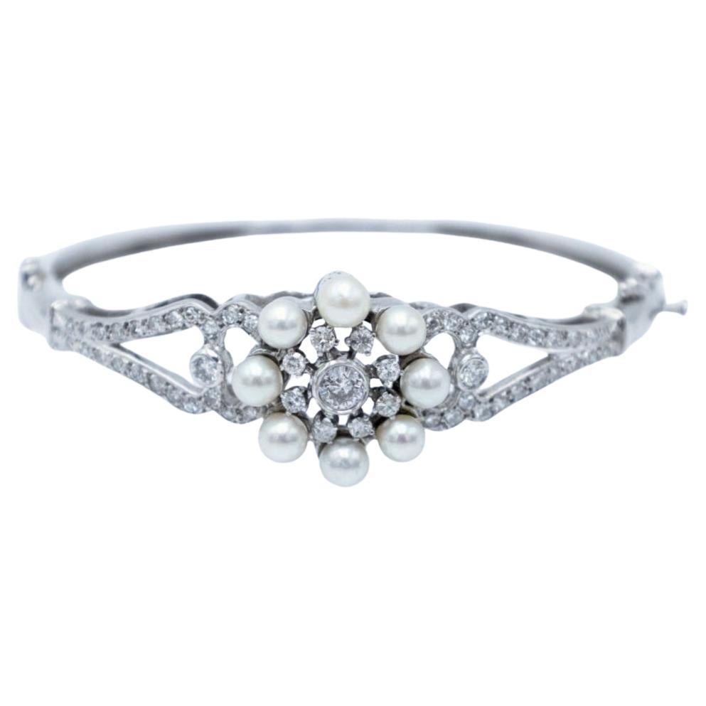 White gold bracelet with diamonds and pearls