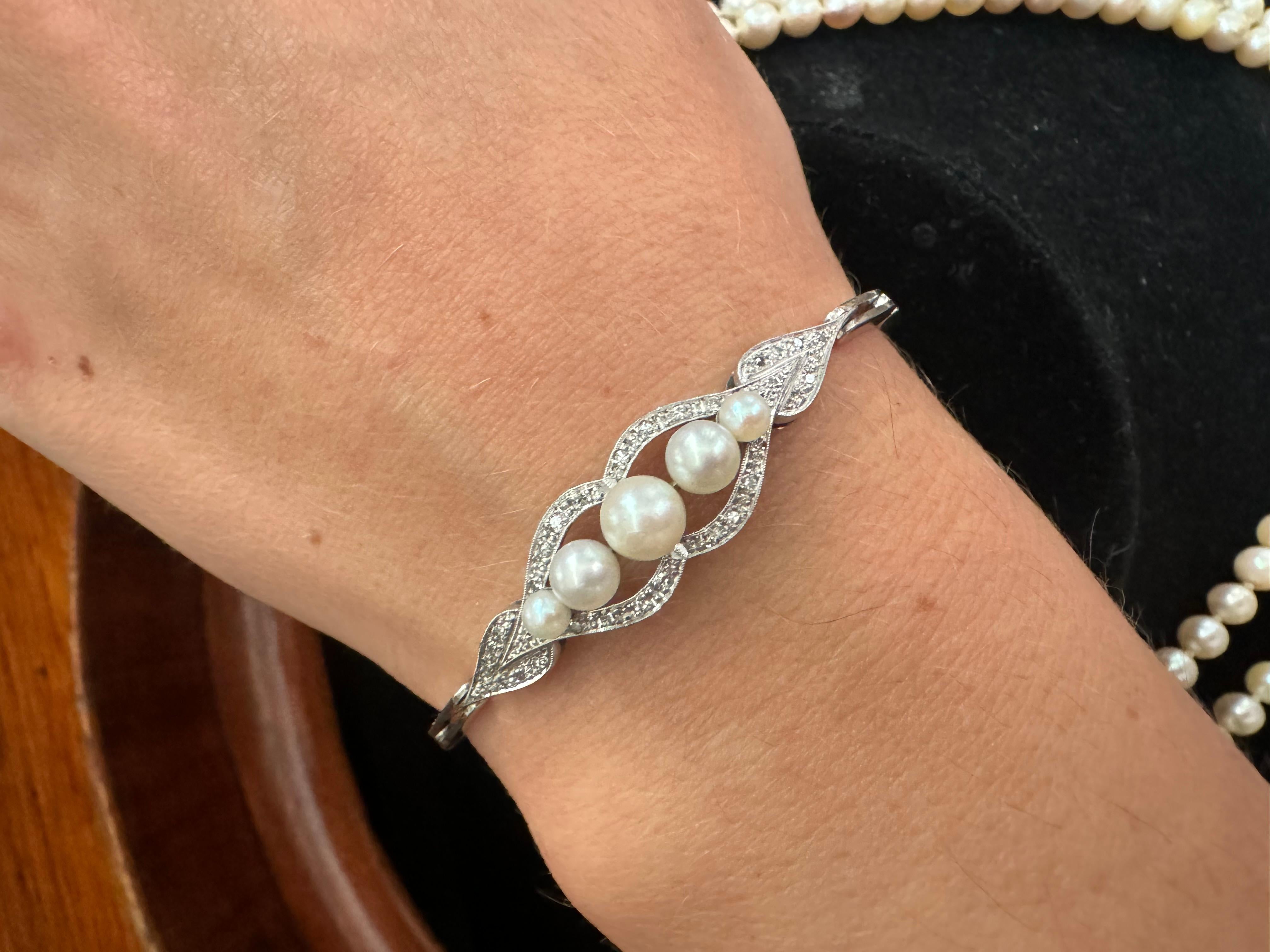 De las mujeres Pulsera de oro blanco con perlas y diamantes. en venta