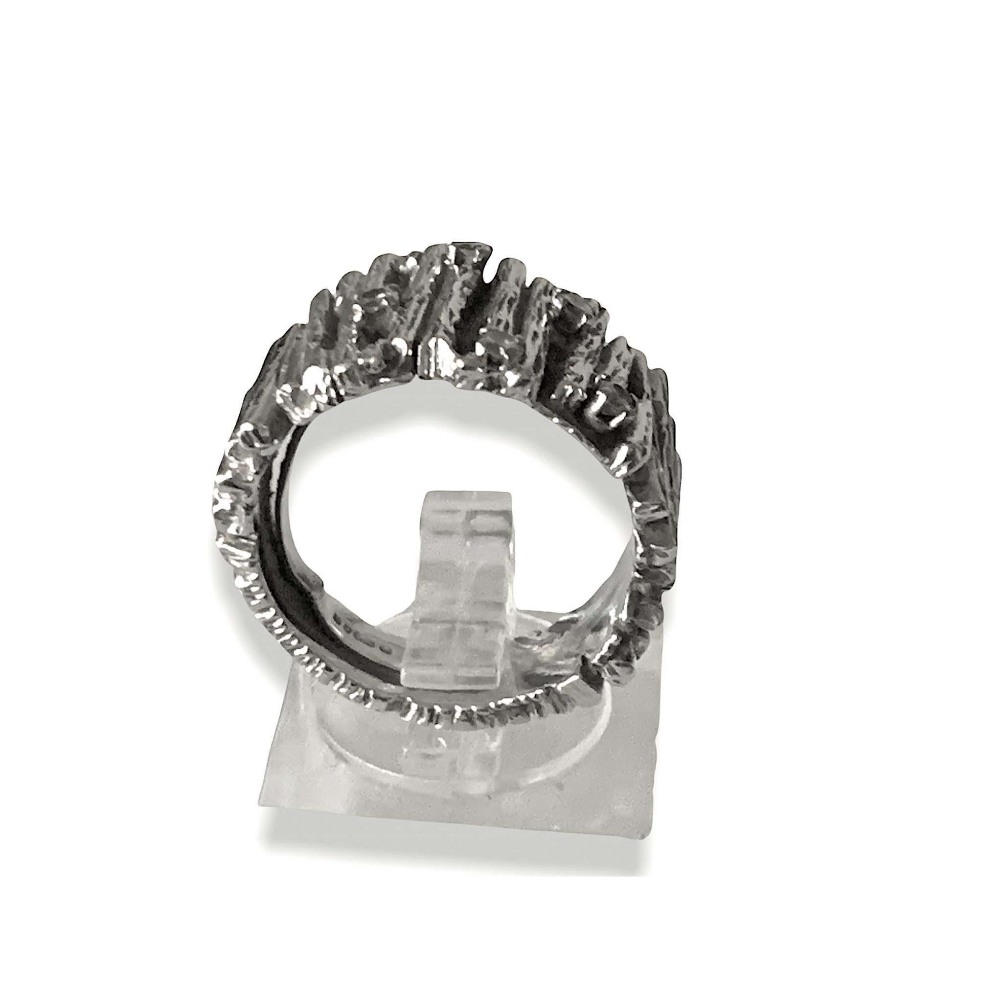 White Gold Brutalist Bark Design Diamond Ring In Good Condition For Sale In London, GB
