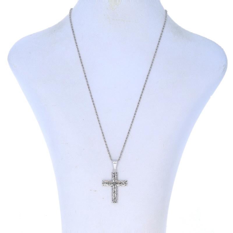 Collier pendentif croix byzantine en or blanc 17