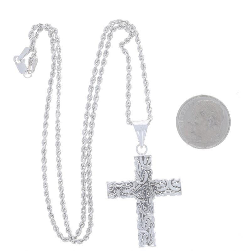 Collier pendentif croix byzantine en or blanc 17