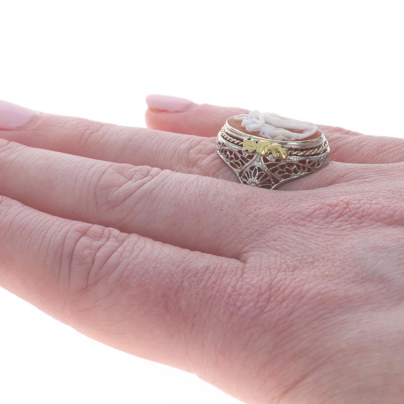 Anello in oro bianco con cammeo a conchiglia intagliato Art Deco con tre grazie - 14k Filligree in vendita 1
