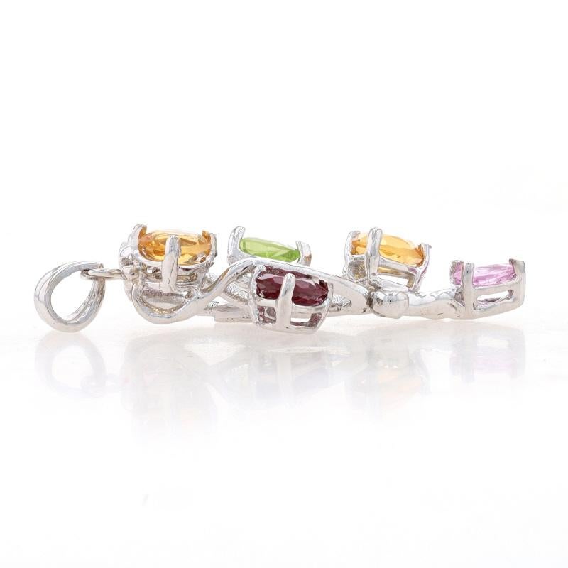Contenuto del metallo: Oro bianco 14k

Informazioni su A. Stone
Citrini naturali
Trattamento: Riscaldamento
Carati: .55ctw
Taglio: Pera
Colore: giallo

Rubellite naturale
Carati: .30ct
Taglio: Pera
Colore: rosso porpora

Peridoto naturale
Carati: