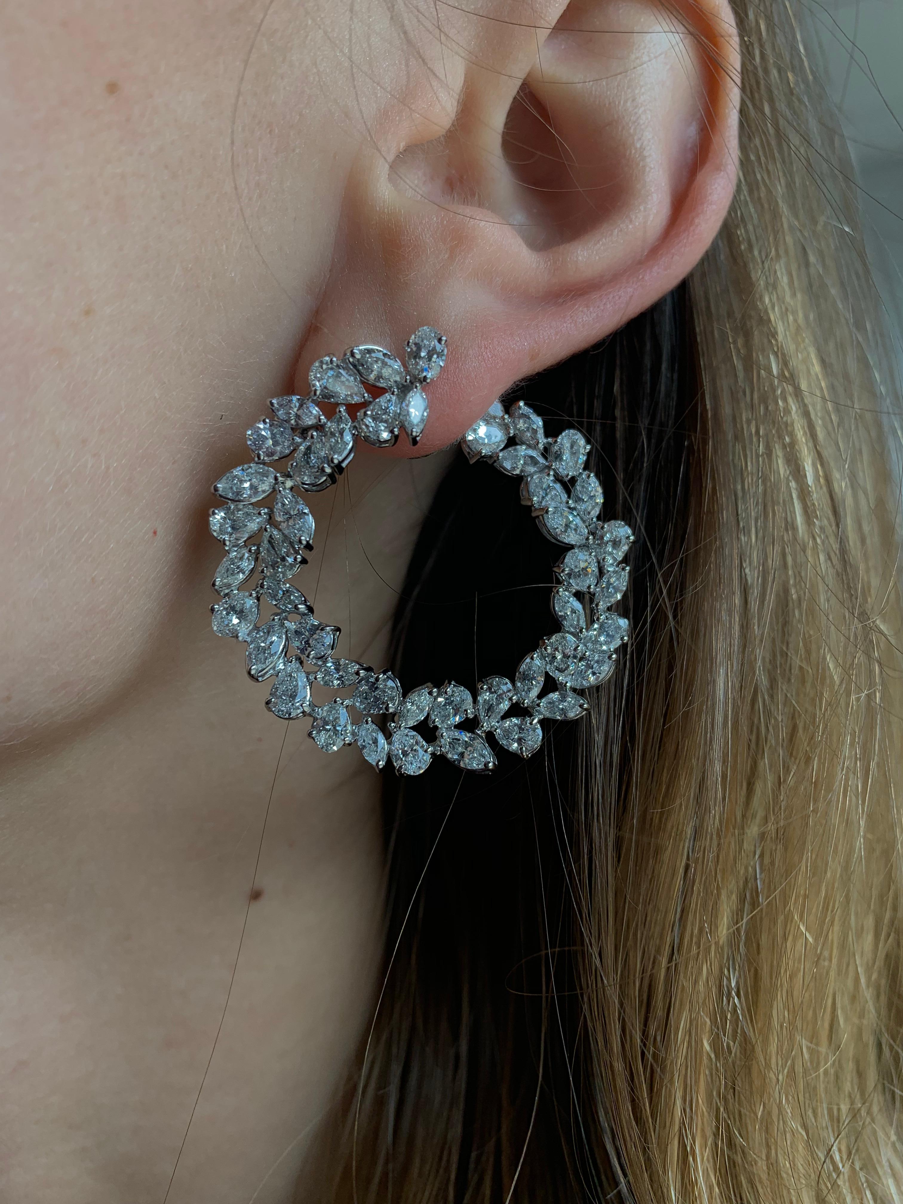 Women's White gold Cluster Diamond Earrings For Sale