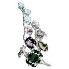 Anello Cocktail in oro bianco con zaffiri da dodici carati e tormaline Paraiba