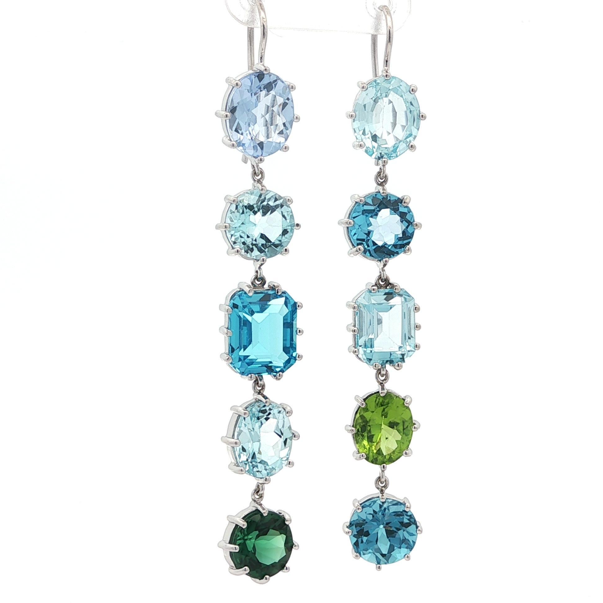 Taglio ovale A. Collet in oro bianco, orecchini a goccia lunghi con peridoto e tormalina. in vendita