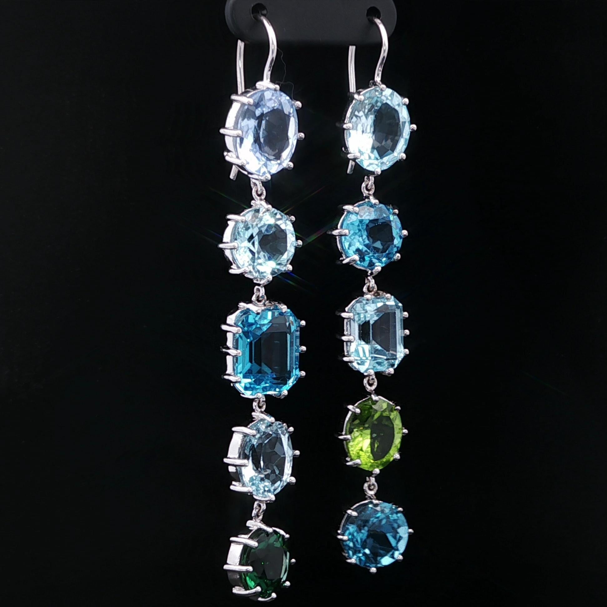 A. Collet in oro bianco, orecchini a goccia lunghi con peridoto e tormalina. in vendita 2