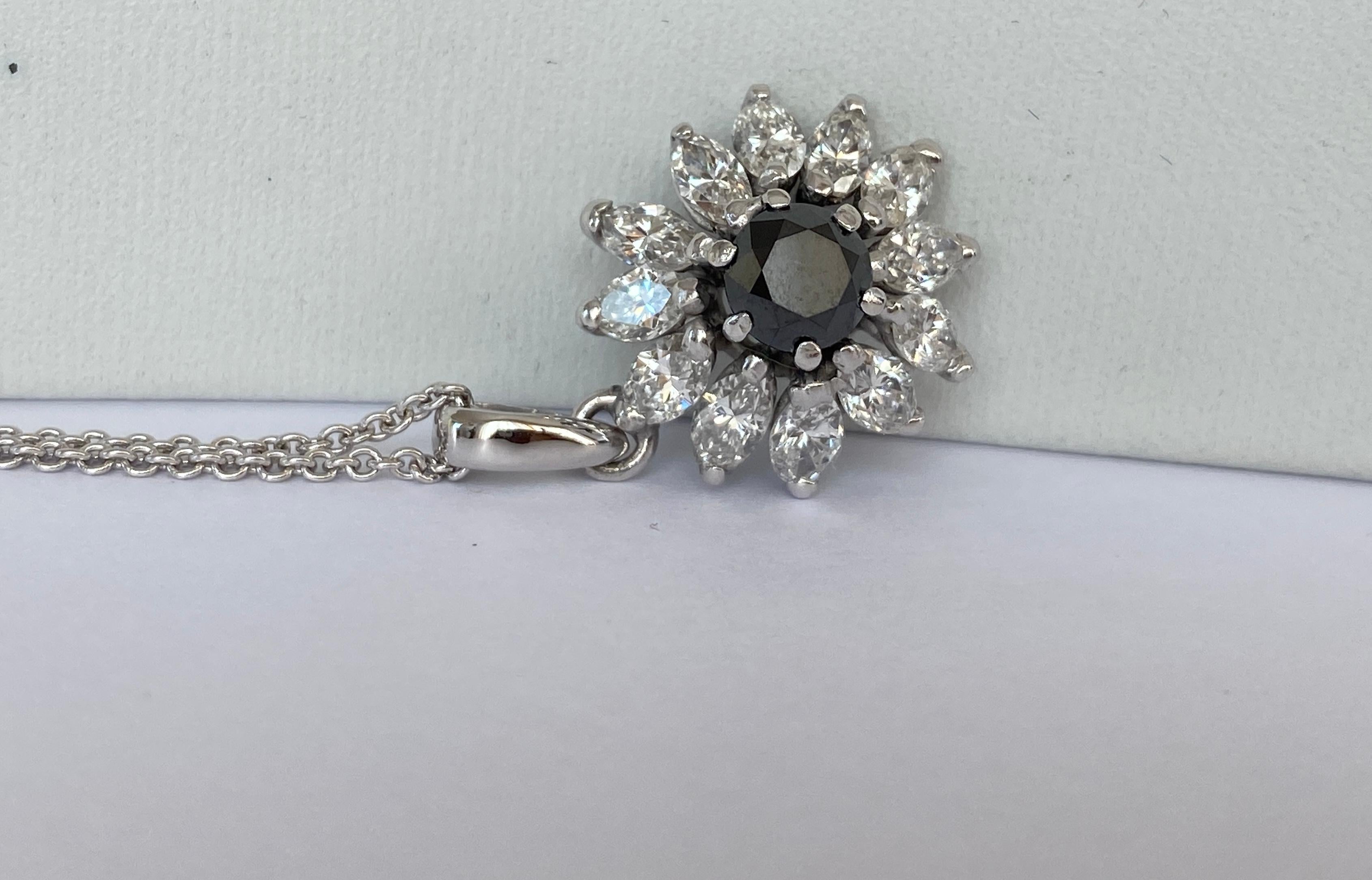 White gold collier flower pendant with 2.80 caraat white and black diamonds For Sale 2
