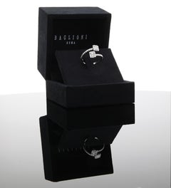 0,82 ct Diamanten im Baguetteschliff. Contrarie-Verlobungsring, hergestellt in Italien