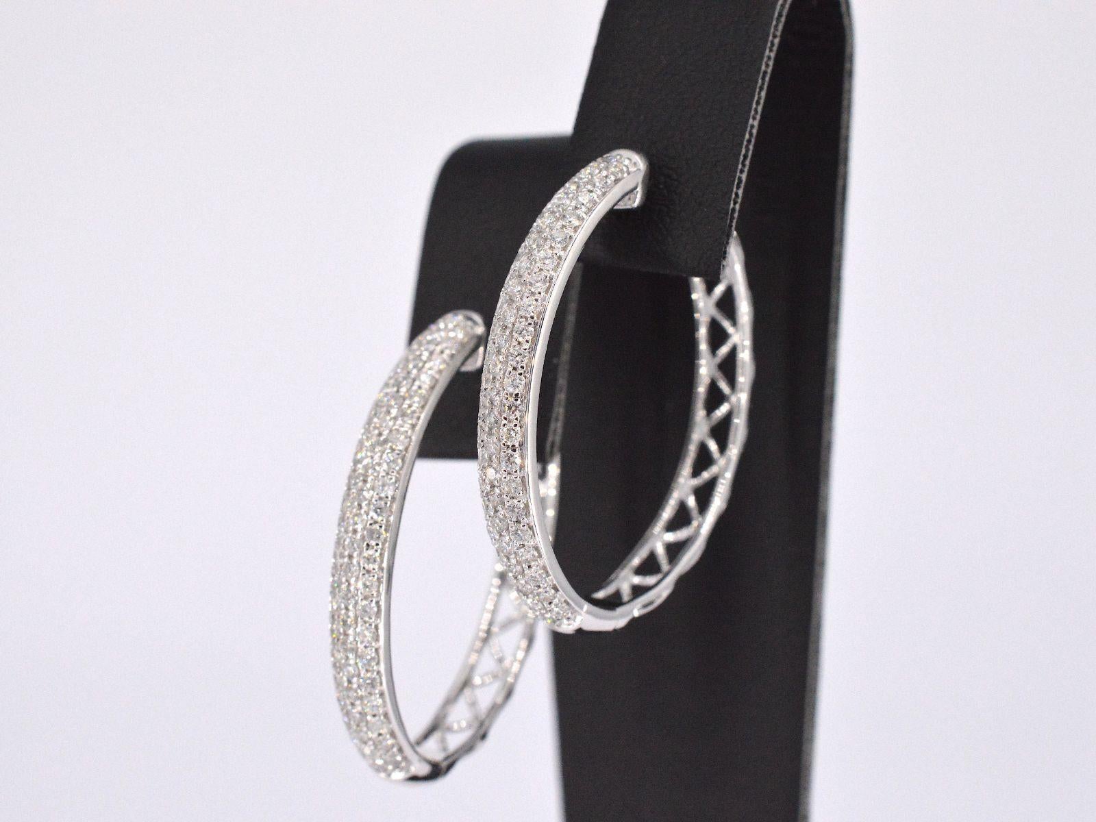 Brilliant Cut White gold creole earrings with diamonds For Sale