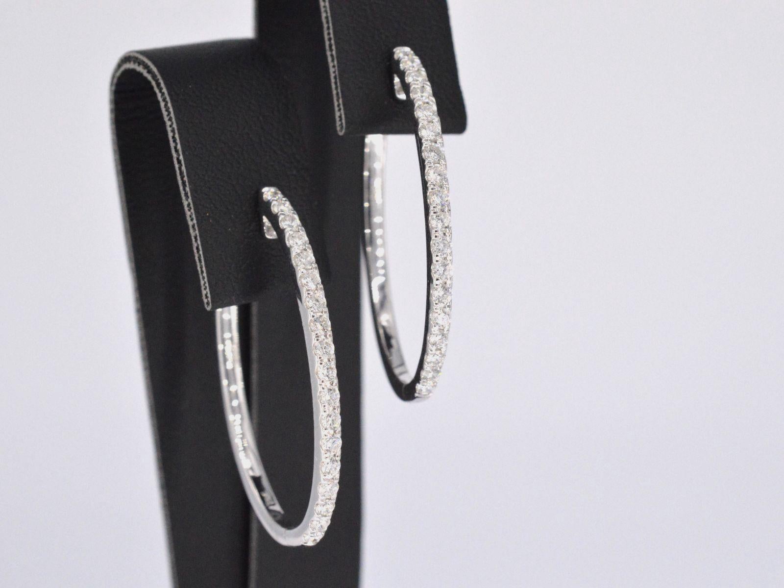 White Gold Creole Earrings with Diamonds In New Condition For Sale In AMSTELVEEN, NH