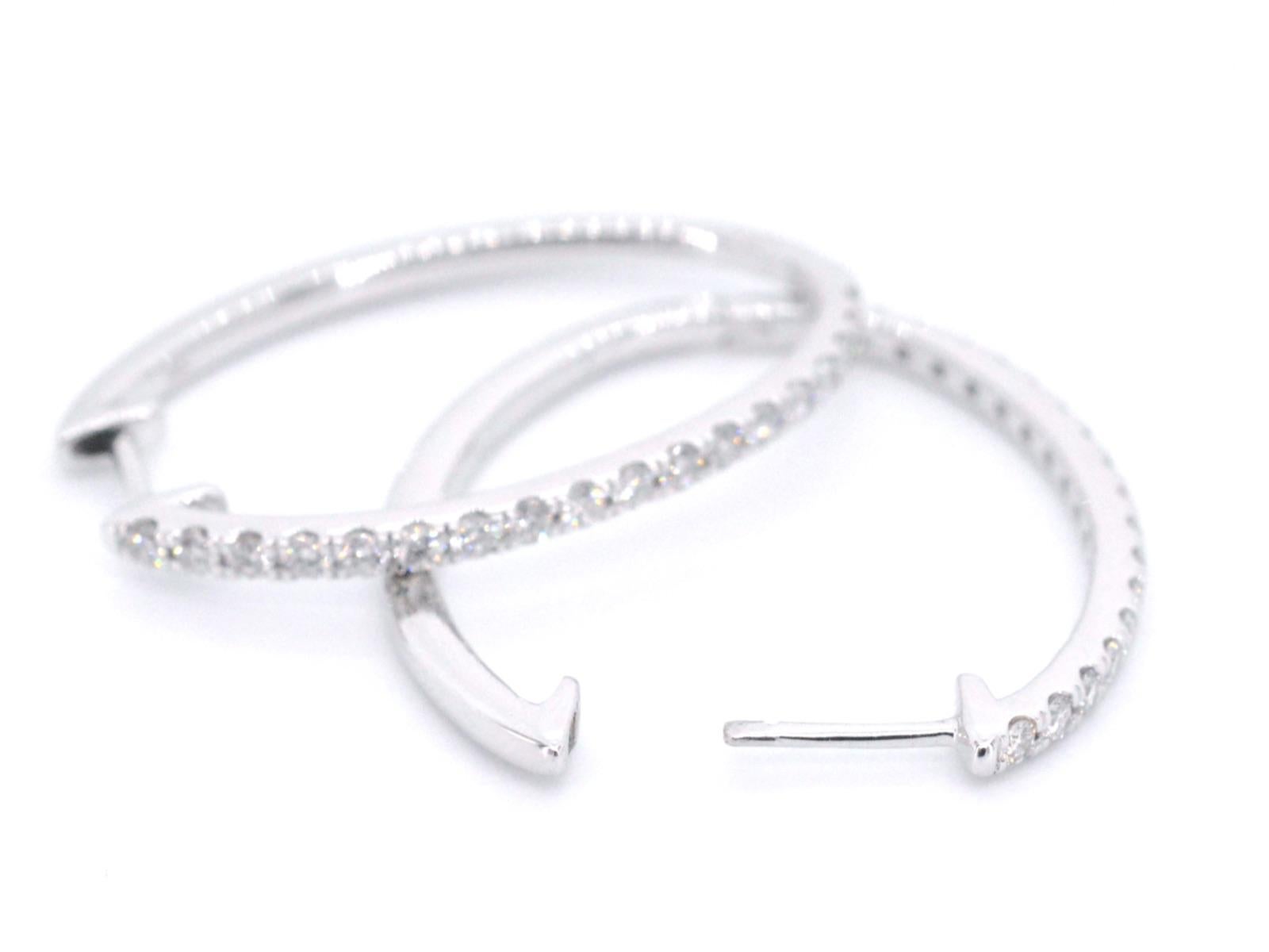 Boucles d'oreilles créoles en or blanc avec diamants Pour femmes en vente