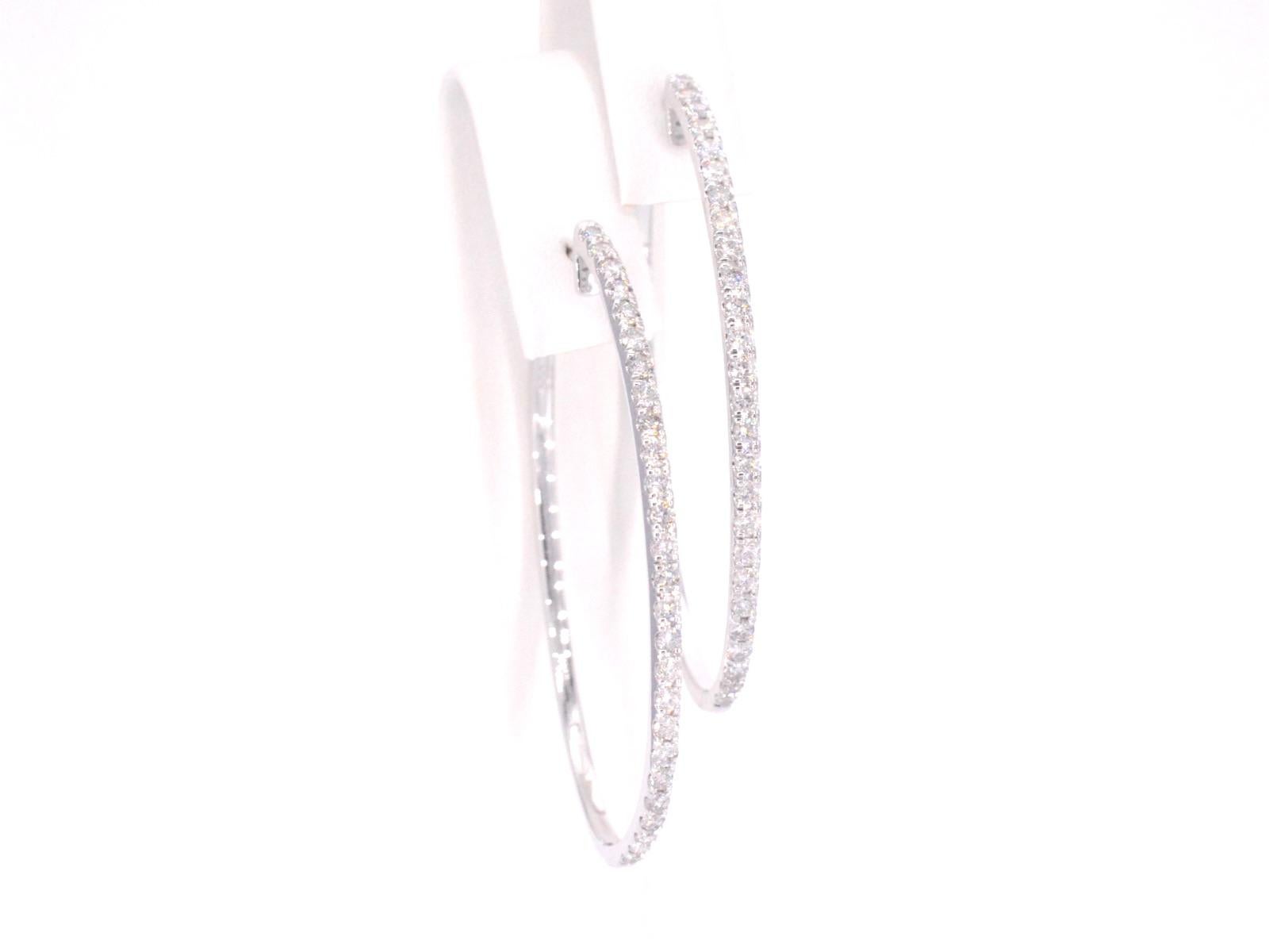 Contemporain Boucles d'oreilles Créole en or blanc avec diamants en vente