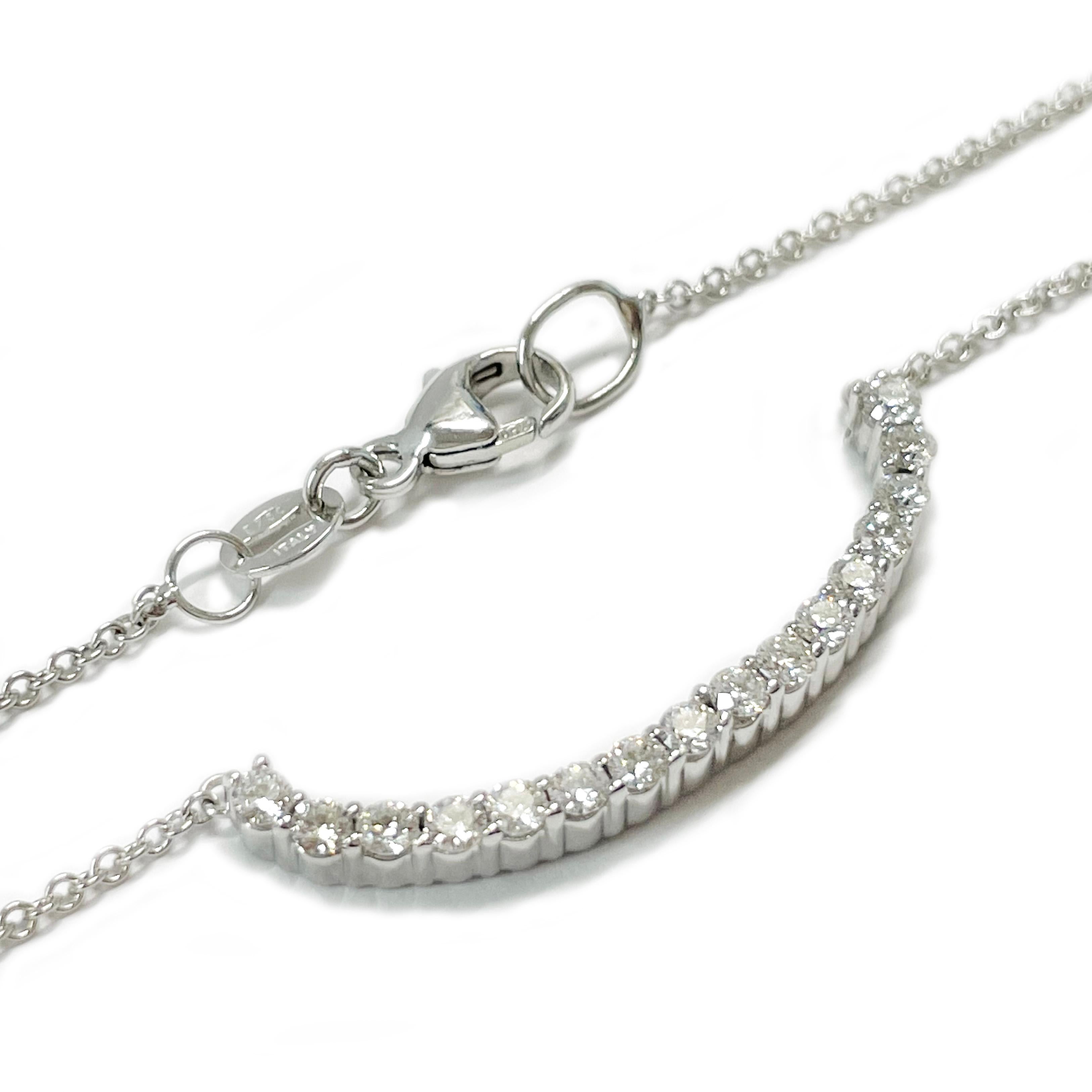 Contemporain Collier de diamants en forme de croissant en or blanc en vente