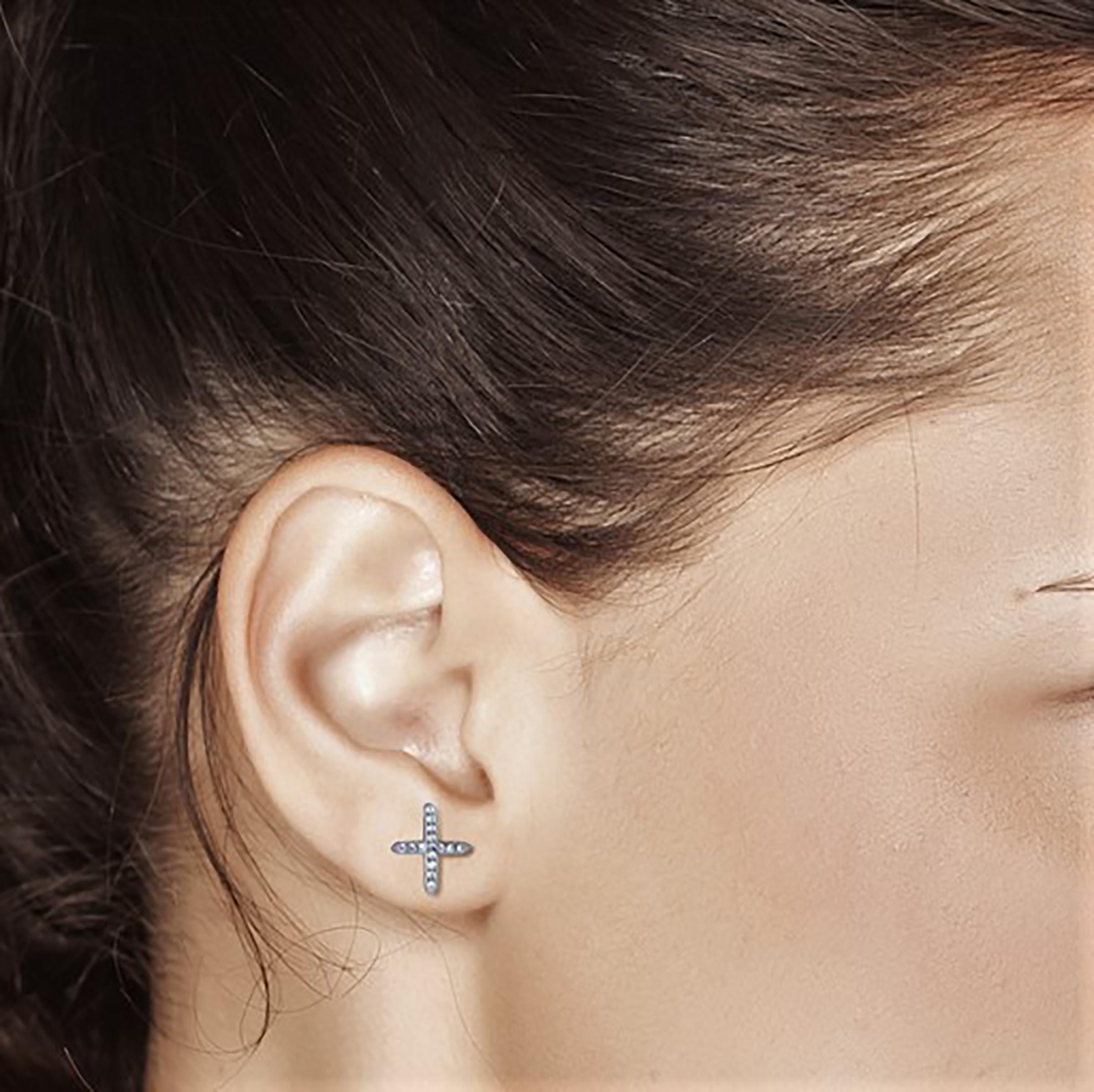 White Gold Diamond Cross Stud Earrings Measuring 0.40 Inch im Zustand „Neu“ in New York, NY