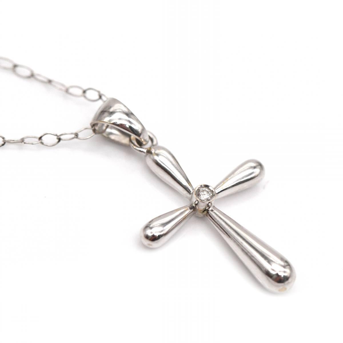 Collier CRUX en or blanc avec diamants - Design Elegance et Timeless en vente 3