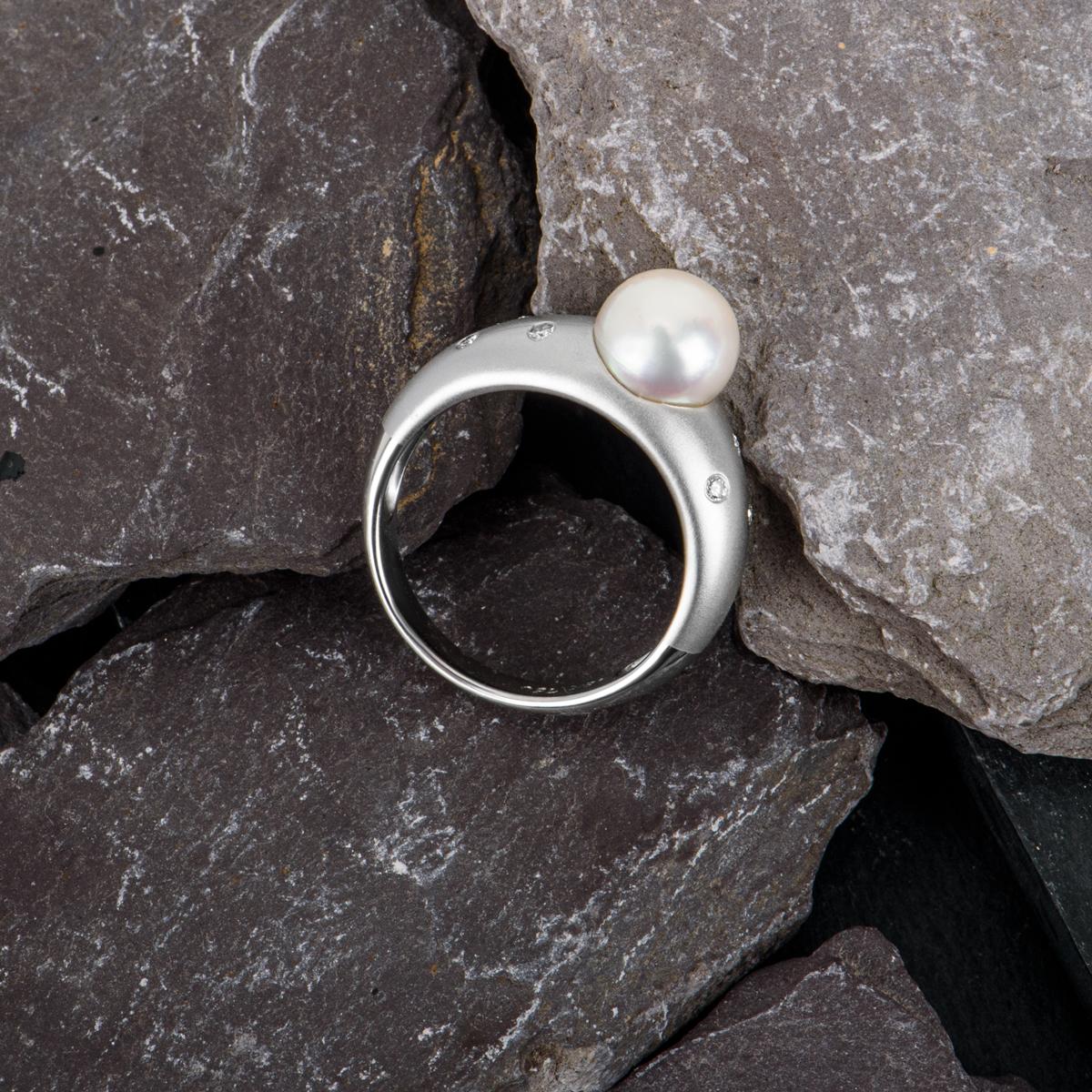 Women's White Gold Cultured Pearl & Diamond Dress Ring For Sale