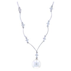 Collier pendentif festonné floral en or blanc 16" - 18k .54ctw