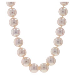 Collana in oro bianco con perle coltivate e diamanti annodati, 17 1/4" - 14k
