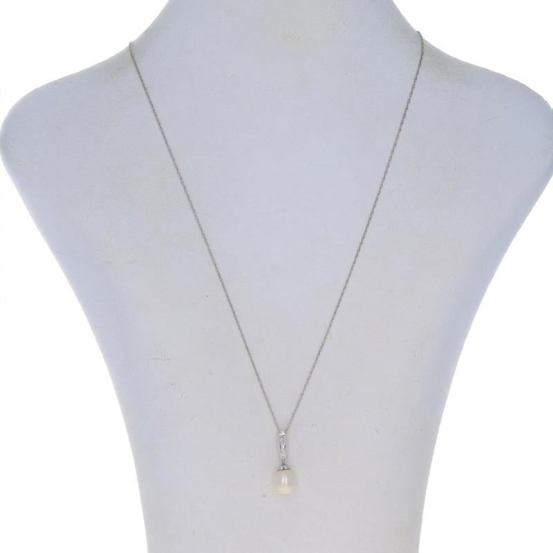 White Gold Cultured Pearl & Diamond Pendant Necklace 18