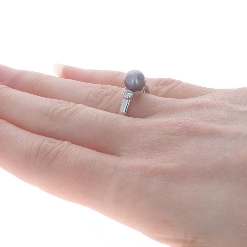 Anillo de Oro Blanco Perla Cultivada y Diamante - 14k Brillante Redondo .10ctw en Excelente estado para la venta en Greensboro, NC