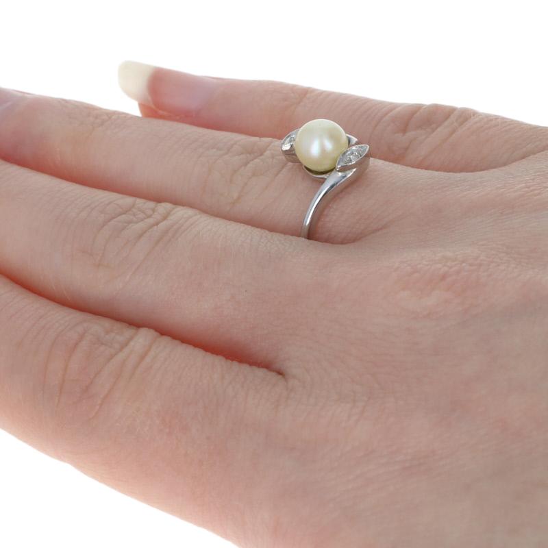 Vintage Bypass-Ring aus Weißgold mit Zuchtperlen und Diamanten, 10k Blätter () 4
