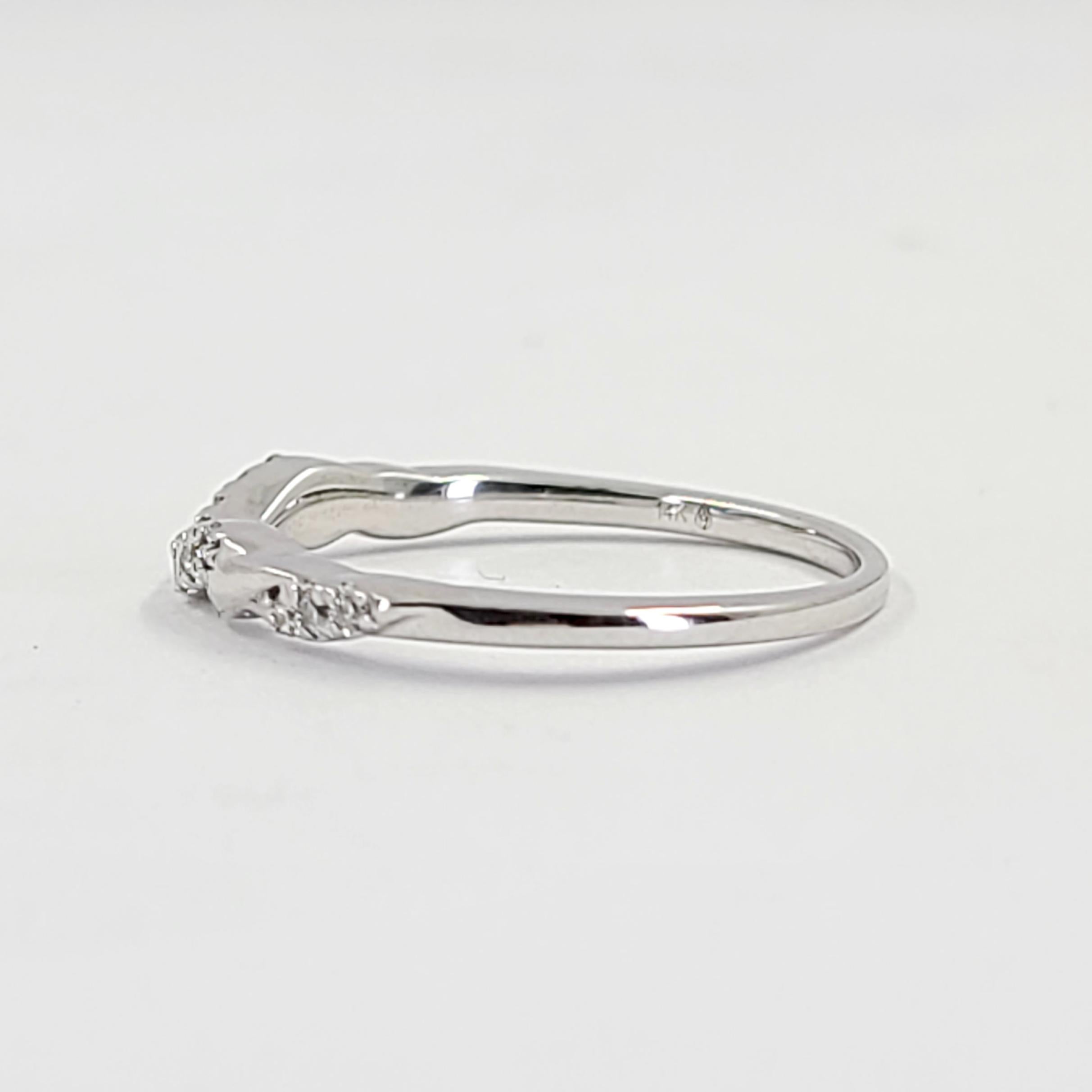 White Gold Curved Diamond Band Ring In Good Condition For Sale In Coral Gables, FL