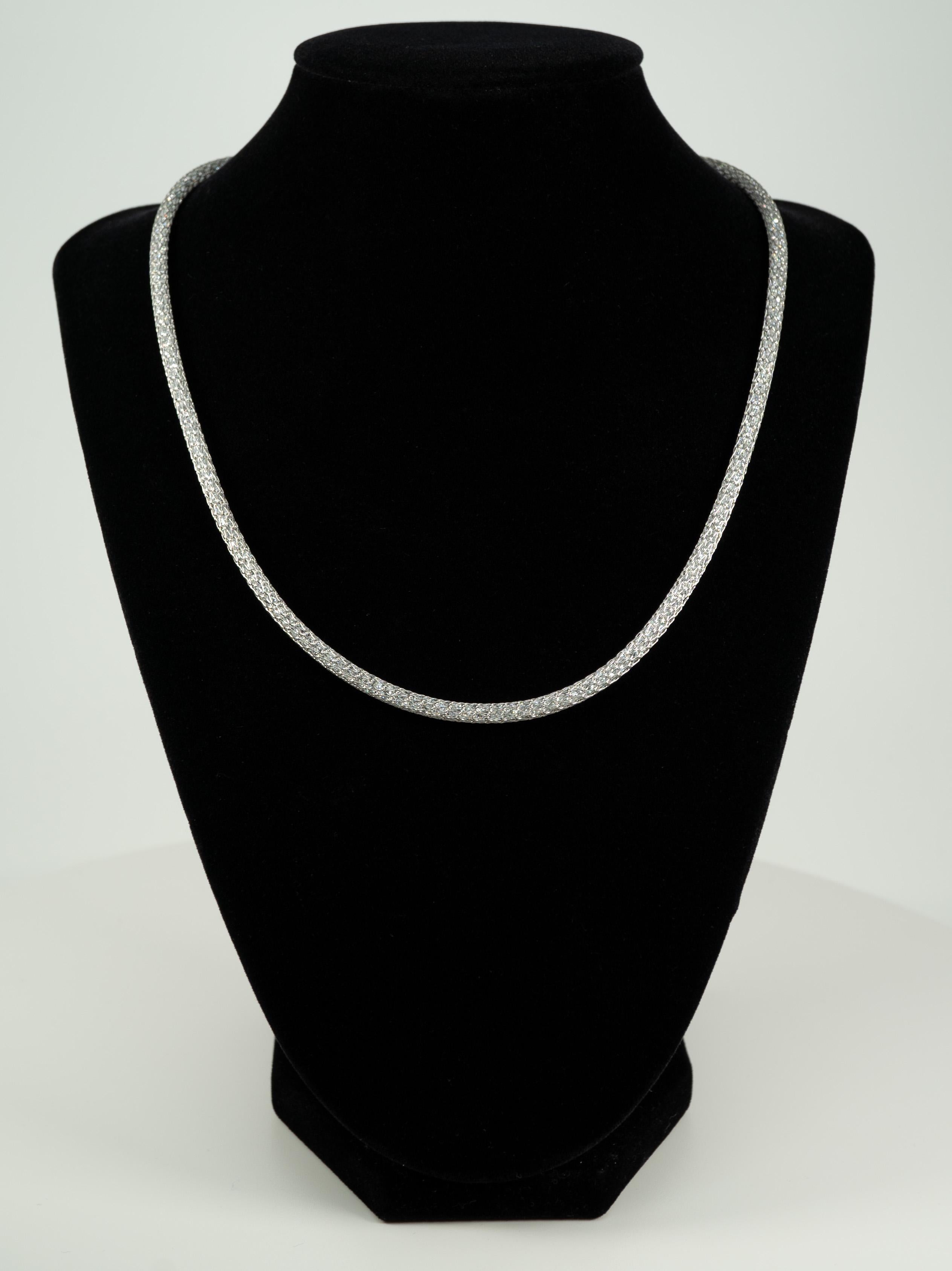 White Gold CZ Necklace In Good Condition For Sale In Dallas, TX