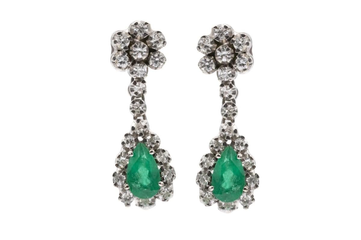 Donna White Gold Dangle Earrings with Emeralds and Diamonds in vendita