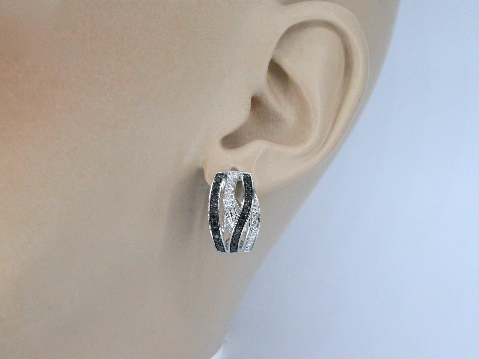 Contemporary White Gold Design Earrings with White and Black Brilliant Diamonds For Sale