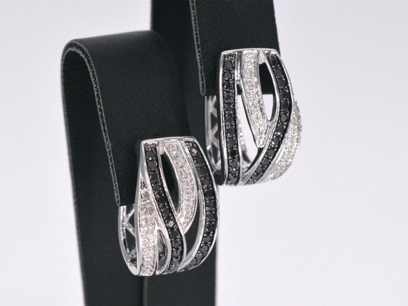 White Gold Design Earrings with White and Black Brilliant Diamonds In New Condition For Sale In AMSTELVEEN, NH