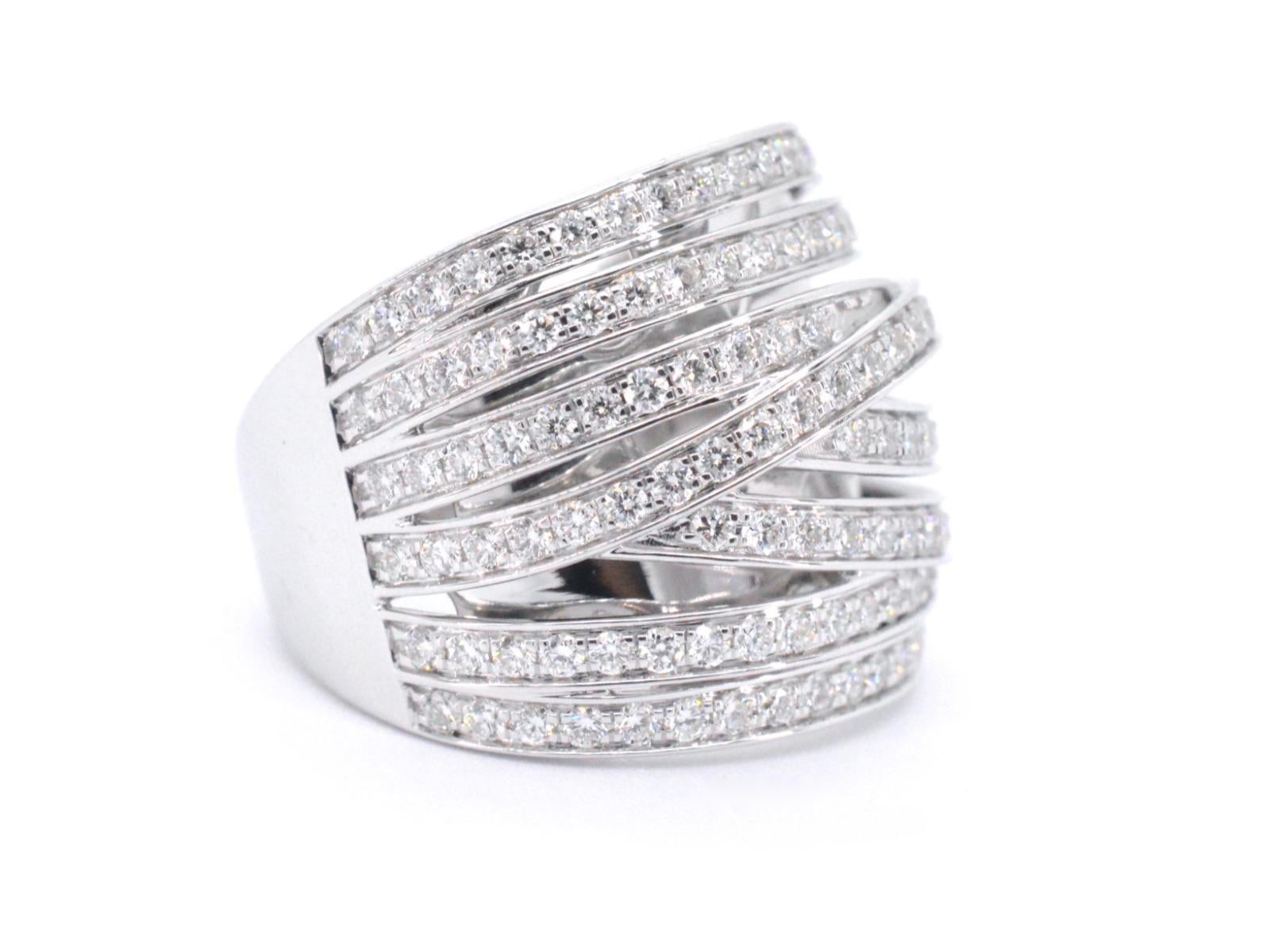 Contemporary White Gold Design Ring with Brilliant Diamonds For Sale