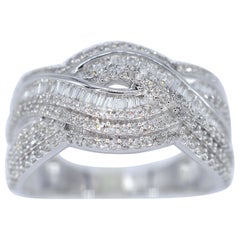 Bague design en or blanc avec diamants brillants