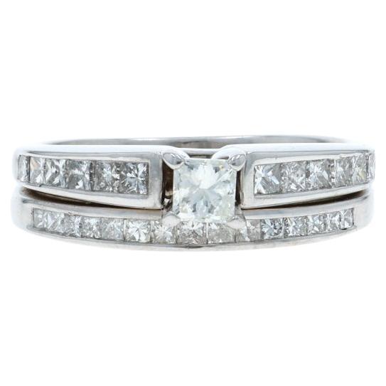 Anello di fidanzamento tutto in uno in oro bianco con diamante 14k Princess .86ctw in vendita