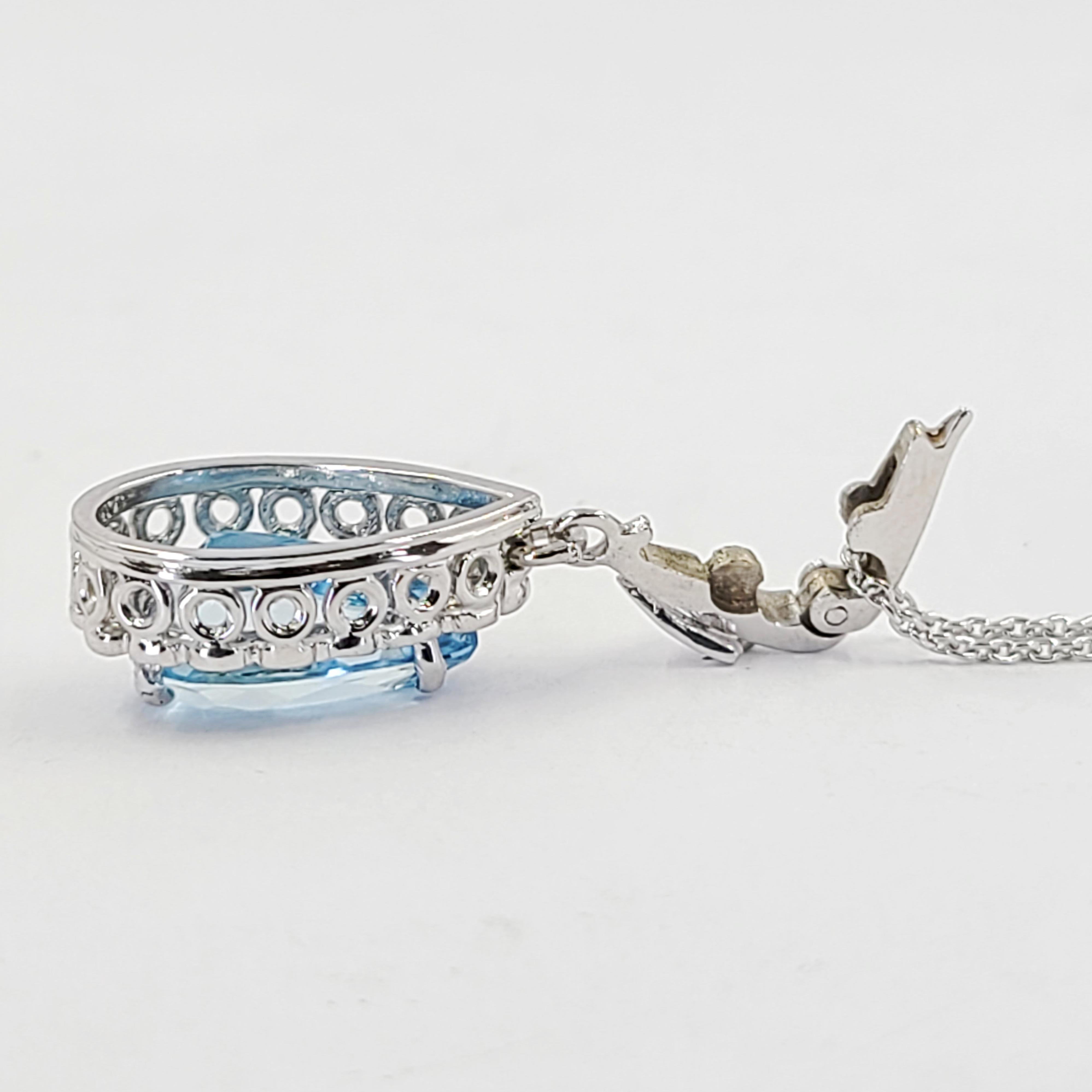 Halskette mit Tropfenanhänger aus Weißgold, Diamant und Aquamarin (Tropfenschliff) im Angebot
